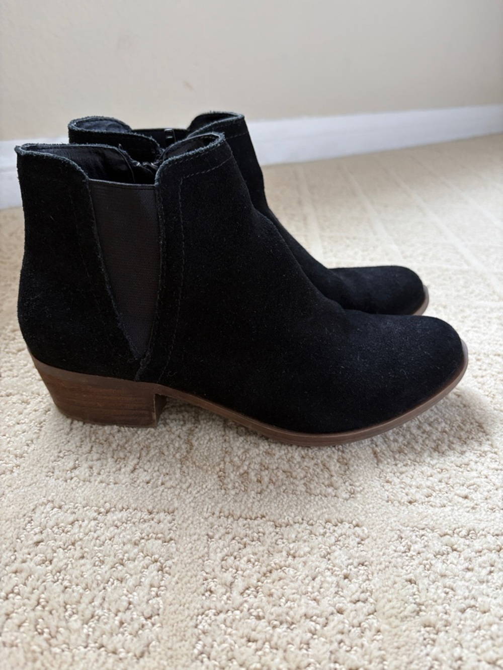 Kensie Garry Black Suede Ankle Boots with Brown Stacked Heel